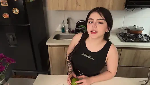 Die freundin meiner stiefschwester mit dickem arsch gefickt