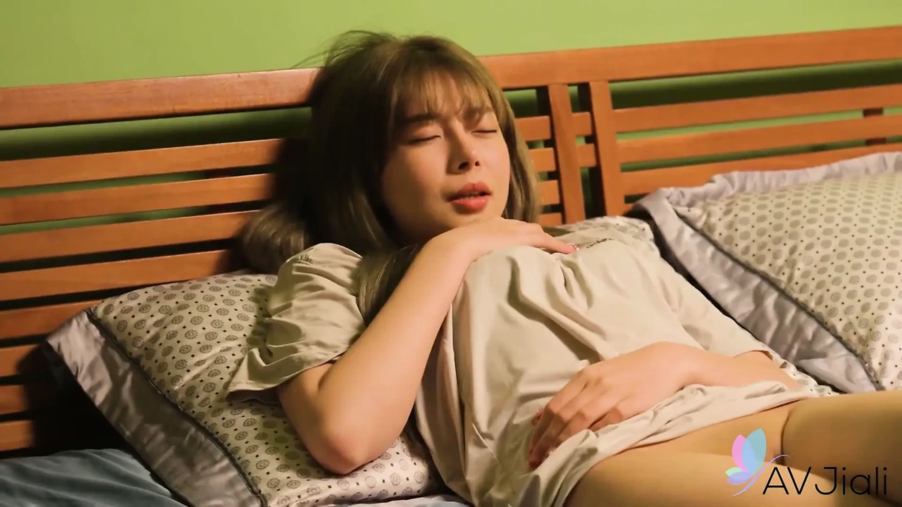 Su Yutong Fucked by Her Best Friend