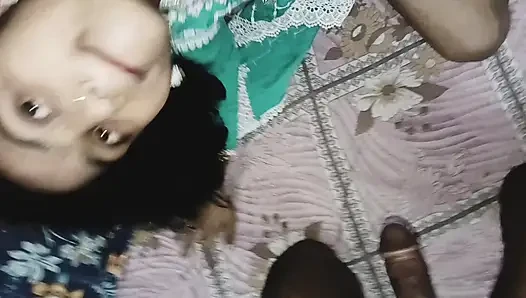 Asli gadis india green salwar dientot habis-habisan - rekaman seks