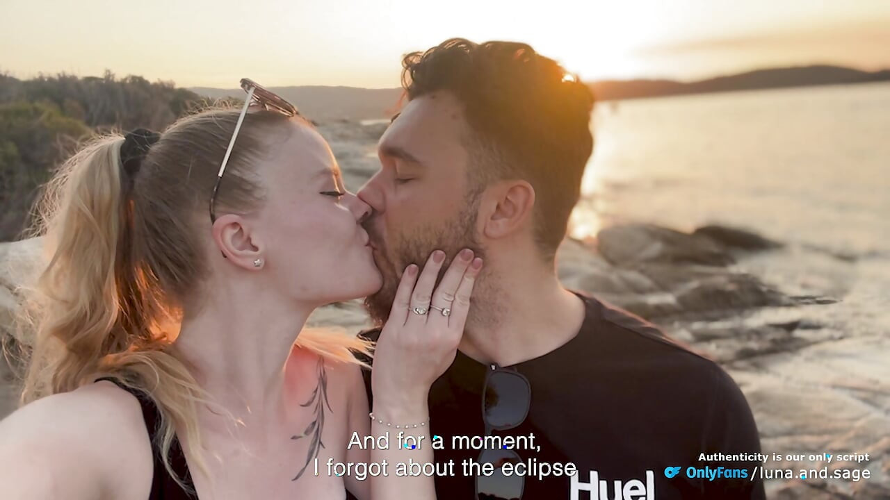 Η ημερομηνία ηλιοβασιλέματος και η έκλειψη τελείωσαν στο δωμάτιο του ξενοδοχείου Σεξ - πραγματικό ερασιτεχνικό ζευγάρι