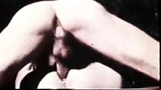 ジョン・ホームズが男とセックスする初のゲイ映画！