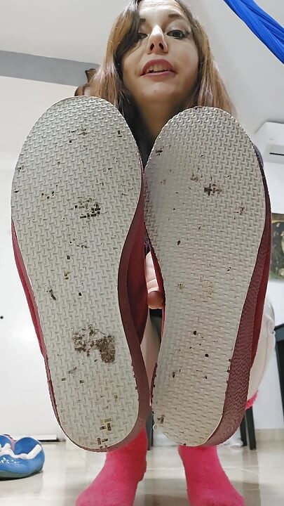 Slippers Modeling and Masturbating, Spanish Slippers