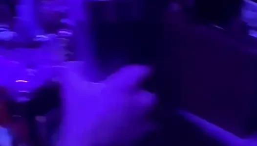 Zoey portland dientot habis-habisan sama kontol besar di klub malam