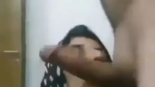 Hijabi girl sucking cock
