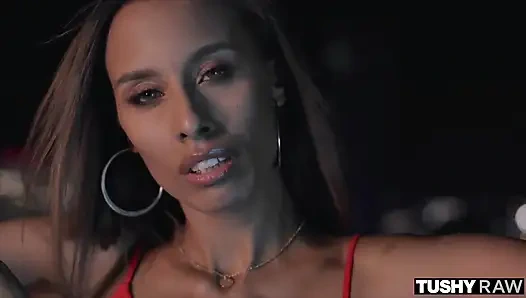 Tushyraw Anal-obsessed Hottie Loves a Hard Cock in the Ass