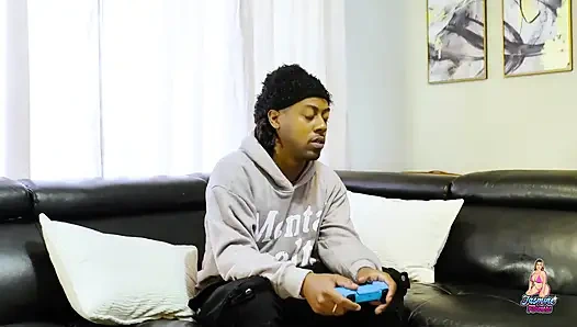 Pantat bahenol tante semok latina dientot habis-habisan sama kontol raksasa pria kulit hitam