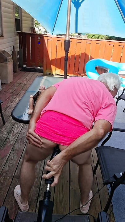 Όλοι οι φίλοι μου είναι εδώ