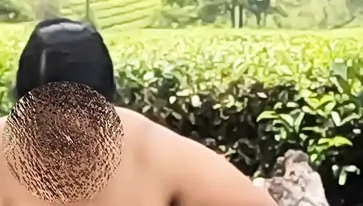 Pertunjukan bugil istri india di balkon saat liburan
