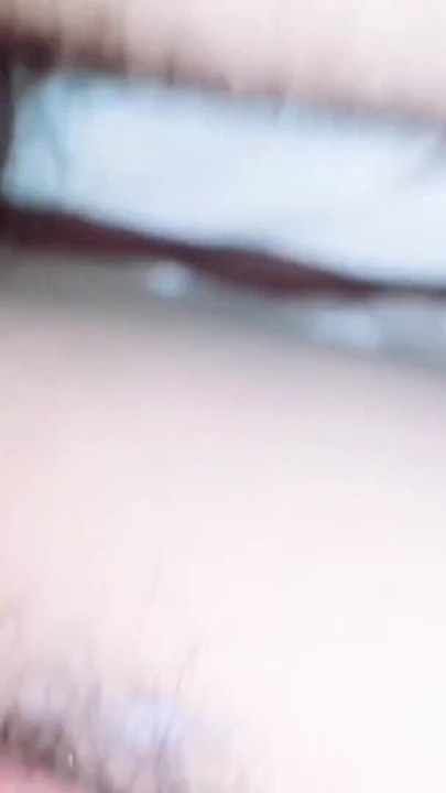Kurwa, to jest gorące – prawdziwa zdradzająca żona z kremową cipką, wielokrotny creampie i zbliżenie na owłosioną cipkę | Klip 2