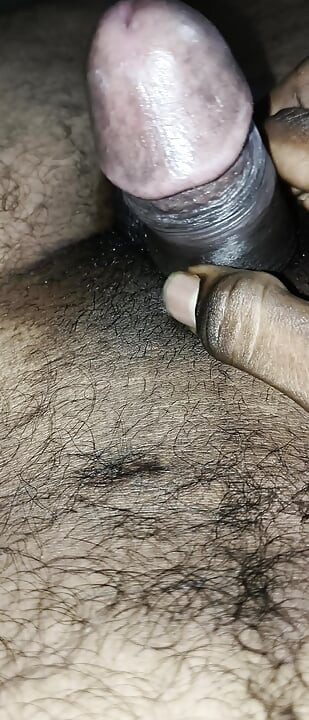 Haidrabad ke telugu larke ka hath snatak kaksh men akele