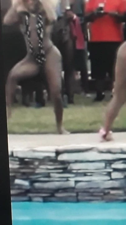 Thick Azz Black flexible thot twerk at pool Party