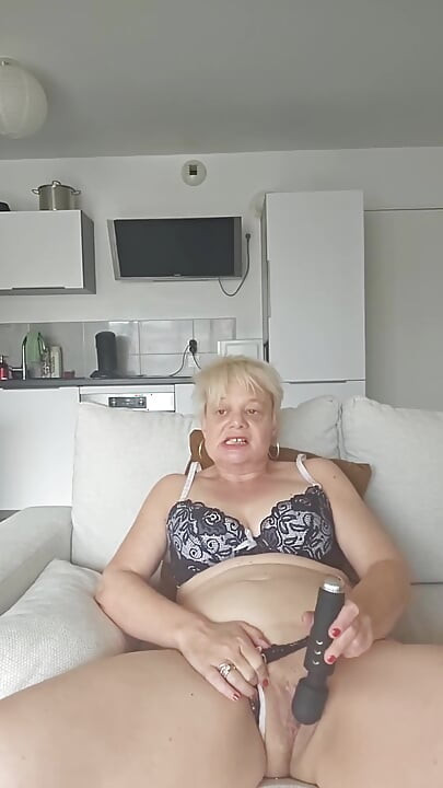 O Mică Plăcere Solo În Care Mă Joc Cu Fundul Meu.