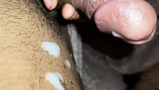 Suhagraat ilk kez uzun penni emdikten sonra kocasını tatmin etti