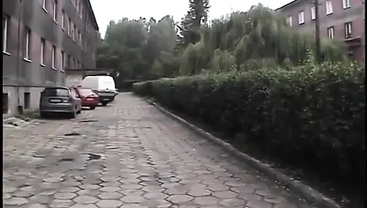 Отличная на вид рыжая трахает свою киску пальцами
