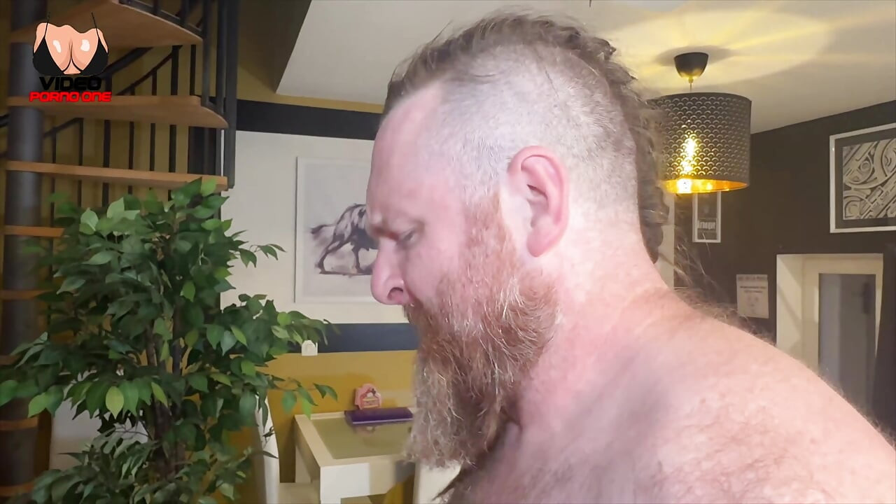 A Butt Plug, My Boyfriend and His Friend Is the Perfect Combo for a Good Fuck and a Good Plan for 3!