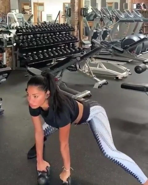 Nicole Scherzinger sexy fast-paced workout