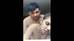 Indiana bhabhi fa sesso con il capo a casa sua