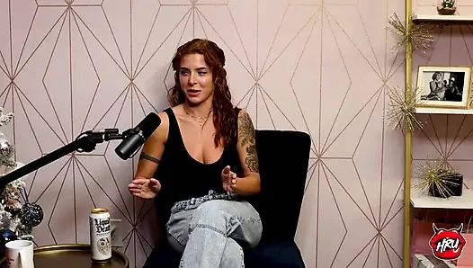 Lumi Ray: fışkırtıyor, ünlülerle sikişiyor ve 3 saatlik seks