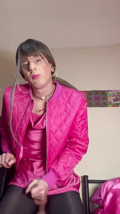 Jess berijdt dildo