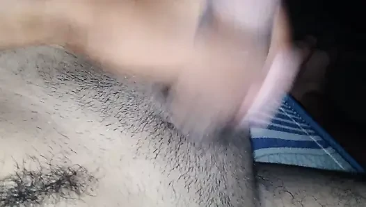 Adam Evinin Oturma Odasında Tekrar Soyundu
