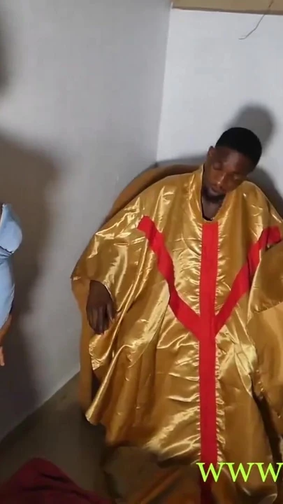 Poderoso momento de "El Padre y yo en la parroquia follando"