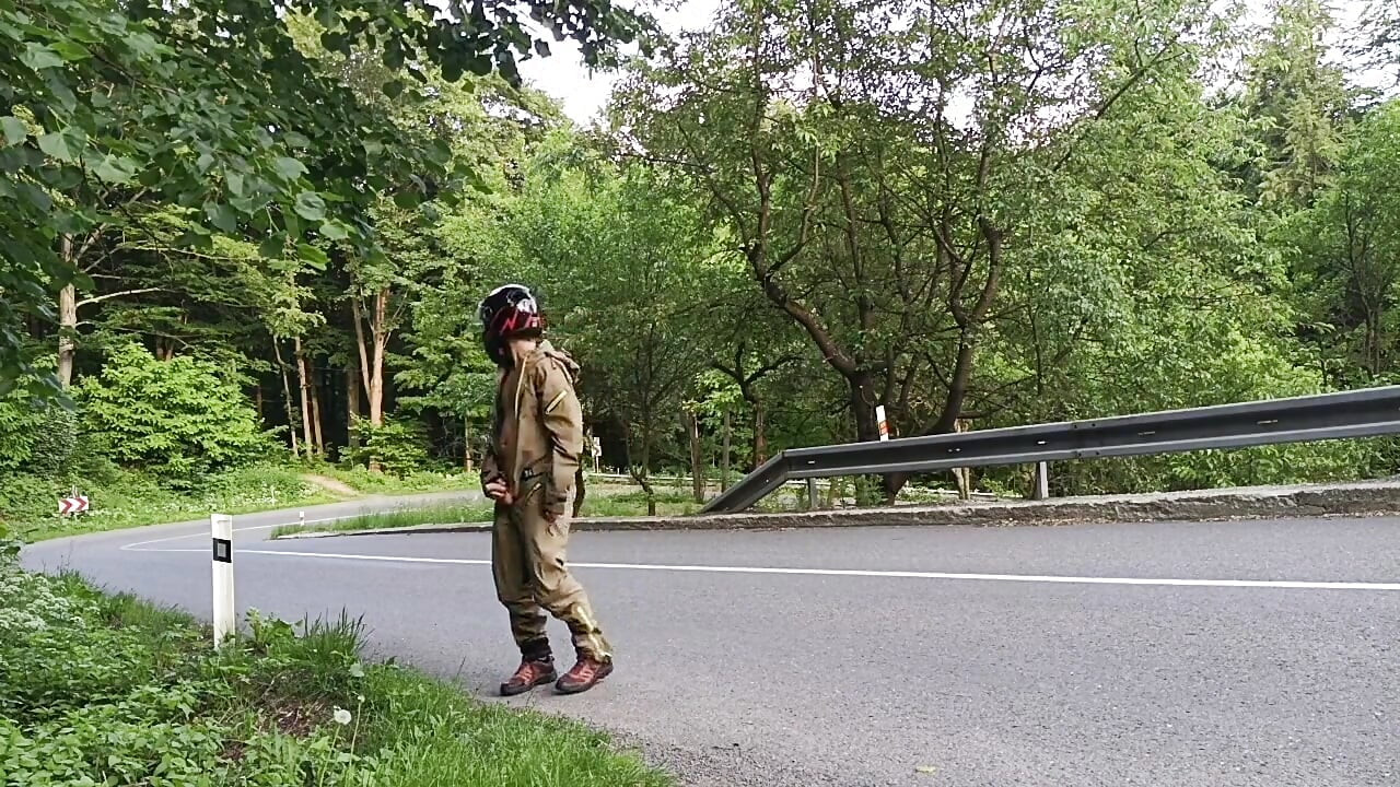 Jerking off in Public on the Road Near a Spring, Caught by a Young Man Masturbating Completely Naked