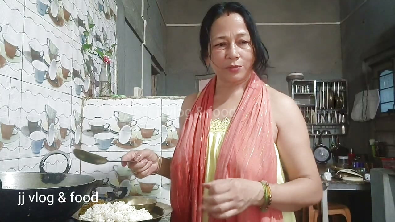 インド人学生でホットな女性教師の激しいセックス