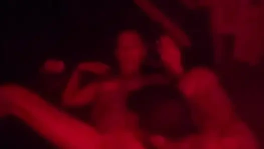 Komşuyla sikişiyor