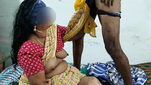 Komşu teyze seks sırasında büyük yarağımı kaldıramadı