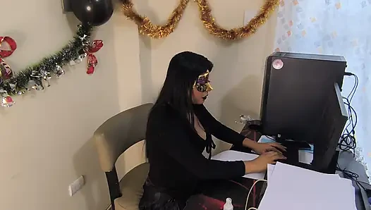 Saat bos pergi, eksekutif tinggi datang untuk bermain... Rayuan kantor)
