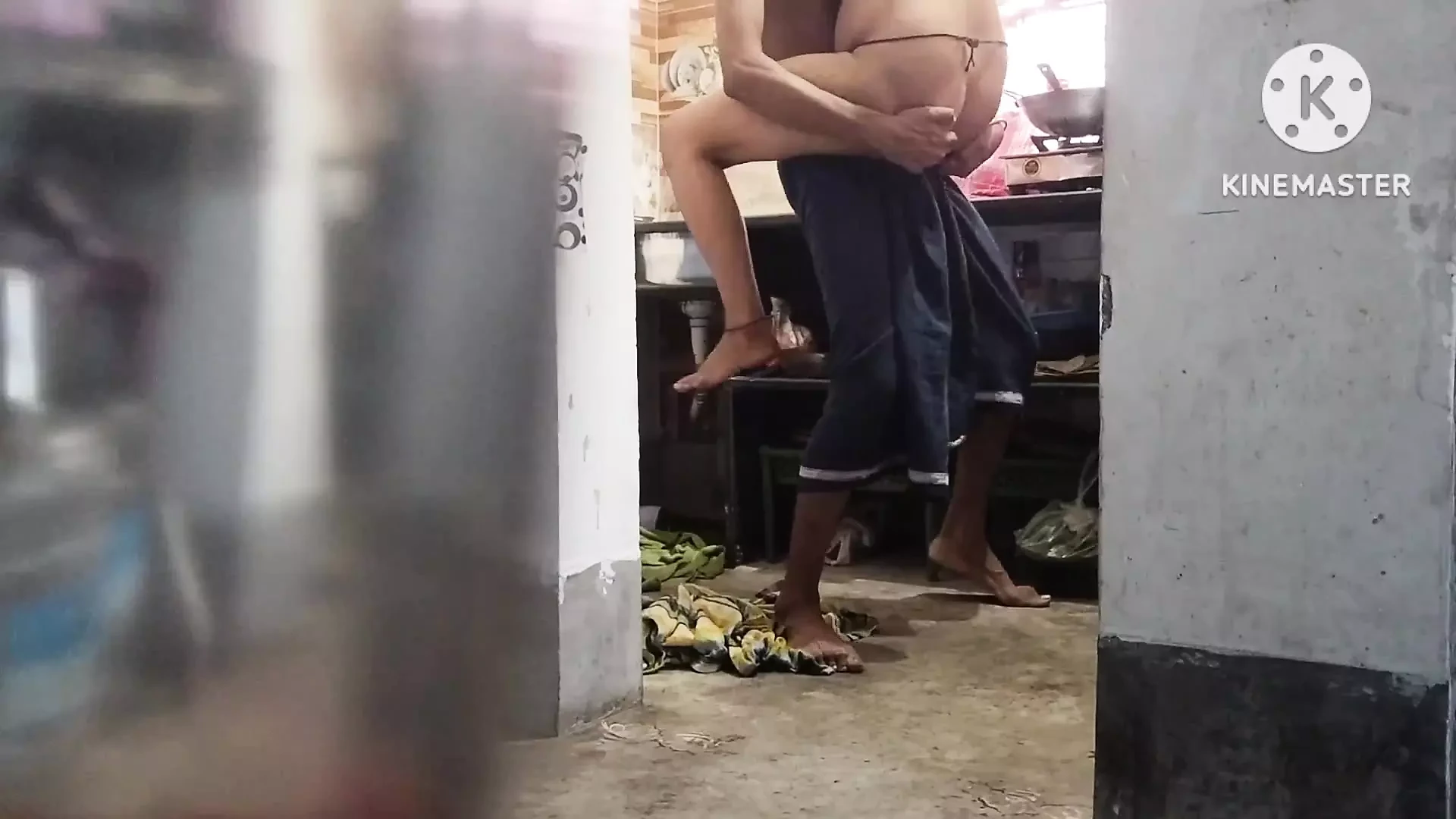 Kakak ipar india memeknya habis-habisan di dapur waktu abang iparnya udah ak