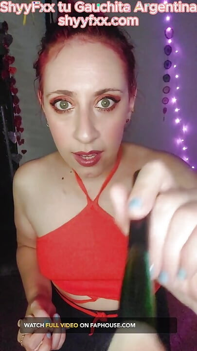 Ekstremna feminizacija mog cuckold muža! Takođe mu radim i šminku! JOI Argentina