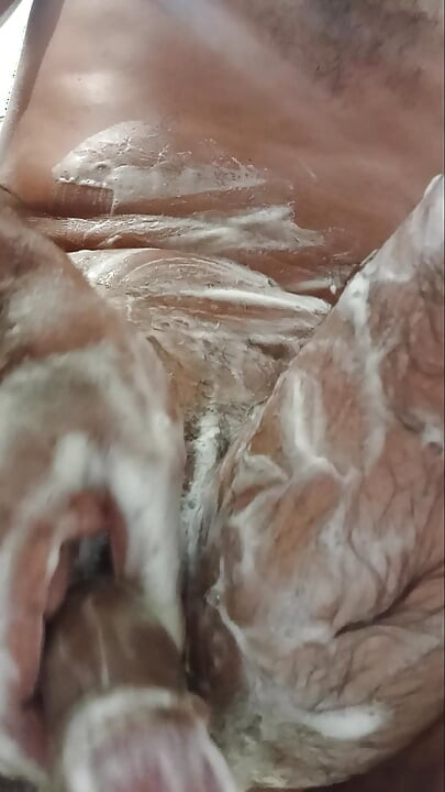 Solo beautiful big all in foam, unpleasant hand masturbation!