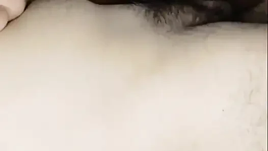 Külotunu çıkarmasını beklemedi; Yaşlı erkekler tarafından sikilmeyi hayal etti.