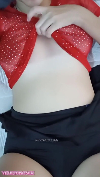 Mă uit la sora mea vitregă perversă în timp ce părinții noștri sunt plecați din oraș