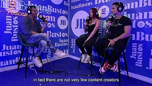 Juan bustos podcast'inde bir şovda sert seks fantezisini gerçekleştiriyor- onlyrulo ve kaeelen garcia