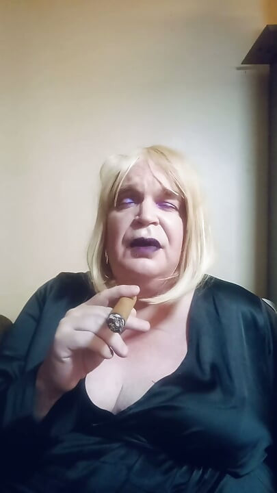 Part 2 - BBW TV discussing her many years in the BDSM and Kink world