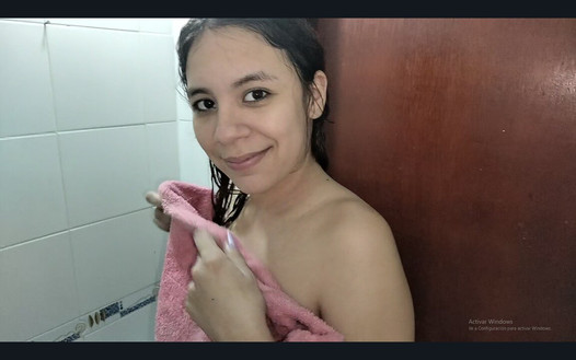 Kinky bunda grande estudante quer seu meio-irmão mais velho para enfiar seu pau grande dentro de sua buceta apertada - pornô caseiro