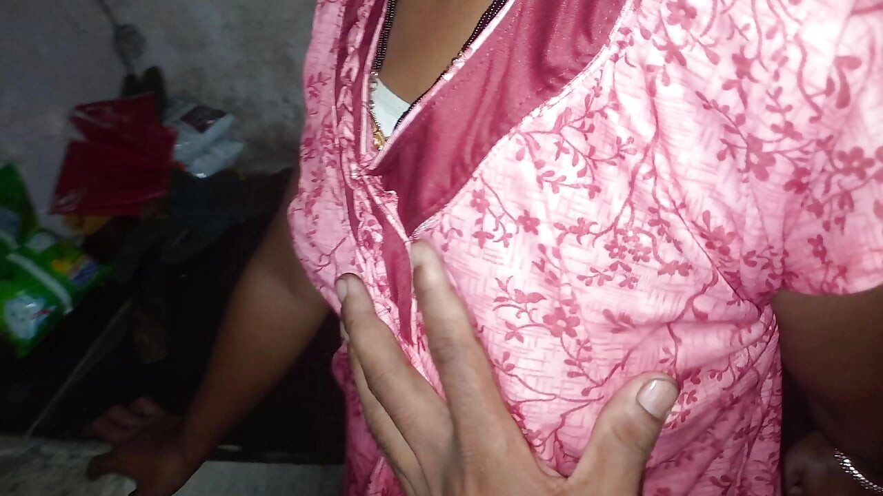 Ele ligou para Anjali Bhabhi para conhecer alguém.