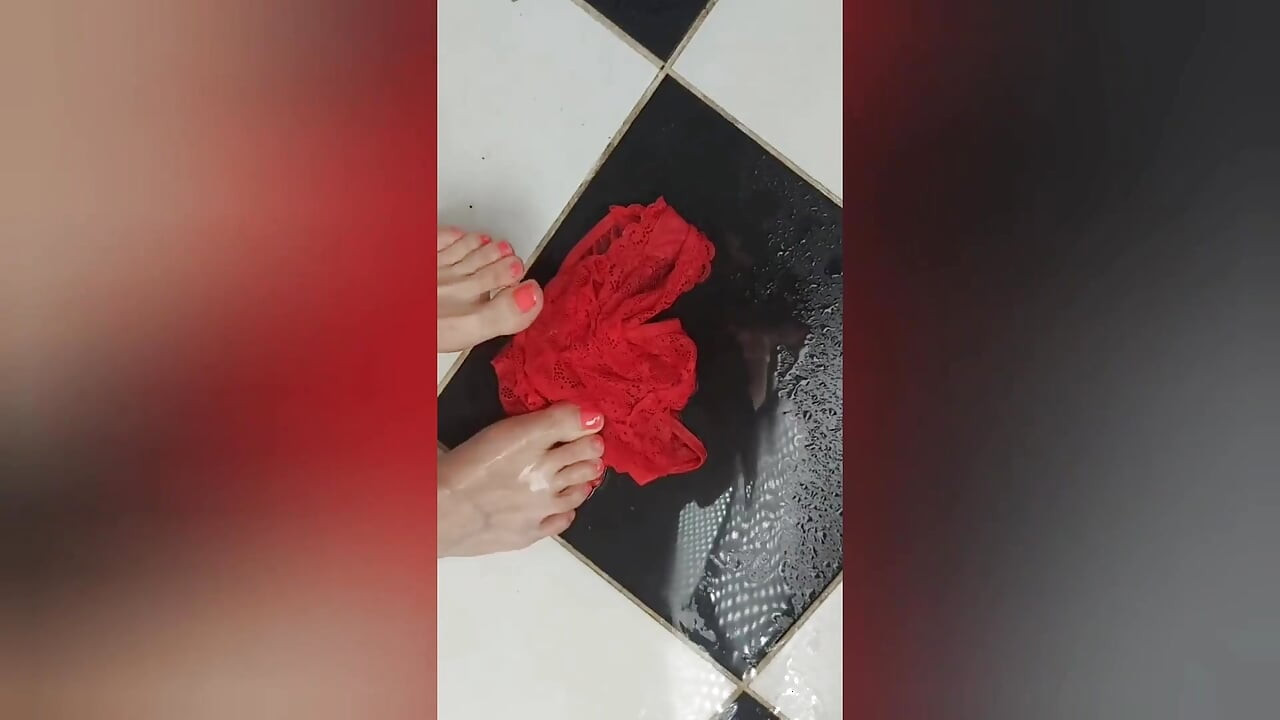 Ağzın için ıslak külot, tüylü, sahne arkası