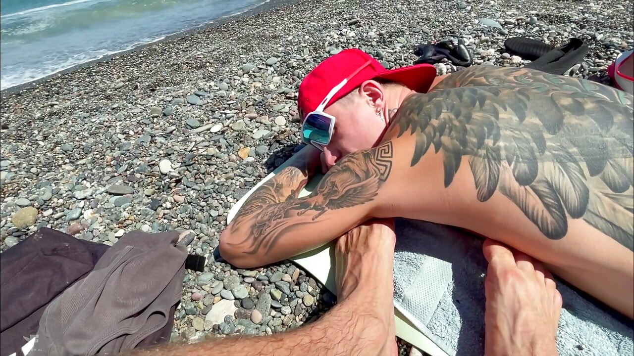 A twink sucks a guy on the beach and then gets fucked hard in the bushes