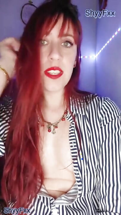 害羞的Fxx你的Gauchita老板给你她的屁股, 这样你就能够证明你是一个真正的男人撸管指挥