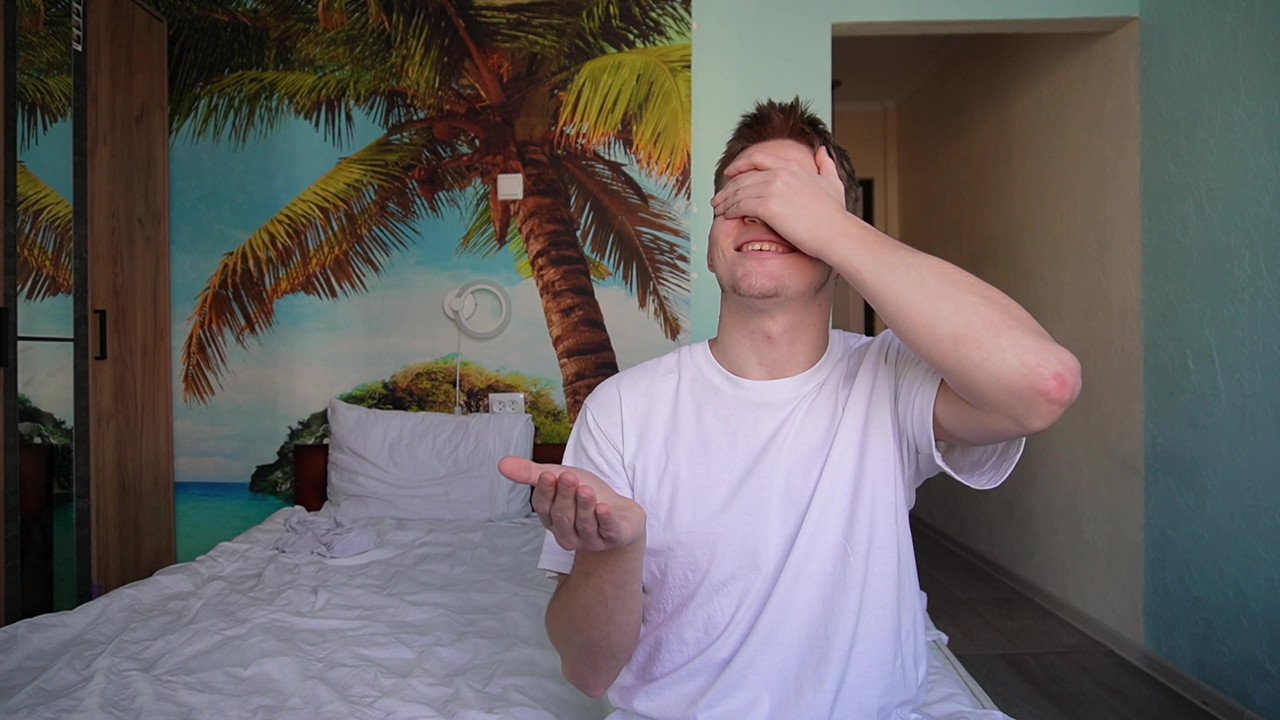 流行的在线游戏在视频博客期间变成继兄弟和继妹之间的性爱