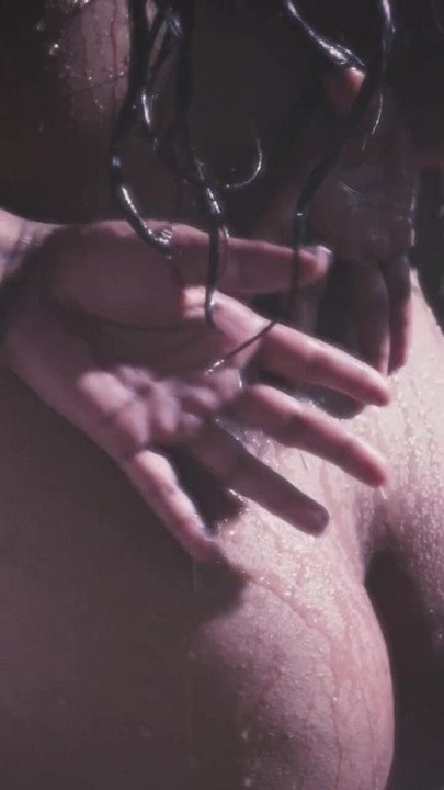 i love gangbang sex bathing  time feeling  fucked gangbang