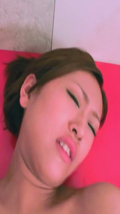 Japanese Screaming cheating Wife got a Creampie from a Stranger | Clip 2