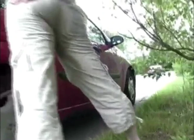 Alice Piss her Pants