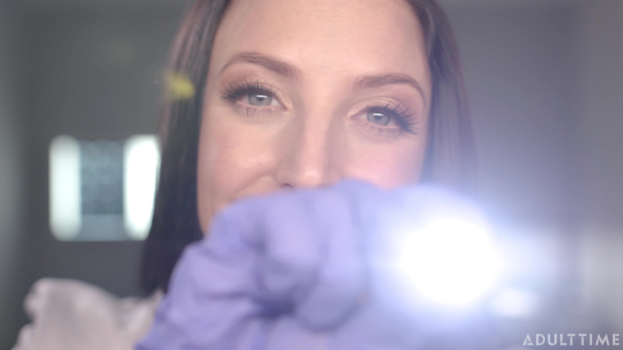 Asmrファンタジー博士。アンジェラ・ホワイトが全身身体検査