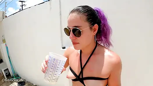 Drinking pee and cum swallow in outdoor garden!