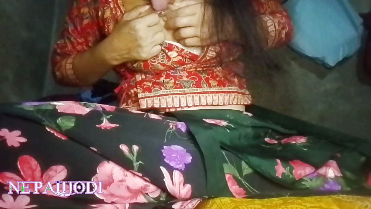 Puti Le Laado Khojera Hairaan Vaaxu Kaile Chikamlaa Vaxa
