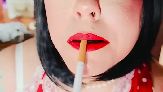 Sigara içen kraliçen Tina Snua'nın sigara içme talimatları. Benimle sigara - sallayarak sürüklenen snap inhales